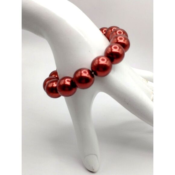 Bracelet of Large Cranberry colored Beads for the Holidays - Picture 1 of 6